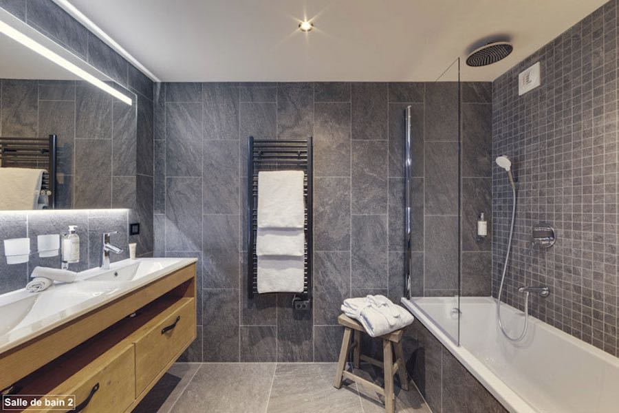 appartement emilou, la salle de bain